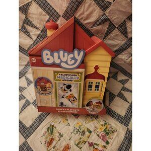Bluey Play Date Plush Surprise House NWT